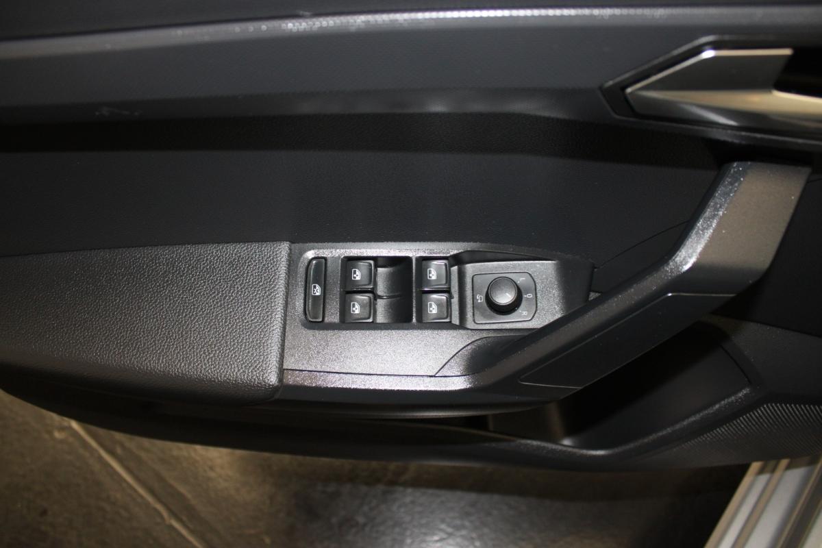 seat-ibiza-2023-gasolina-999cc