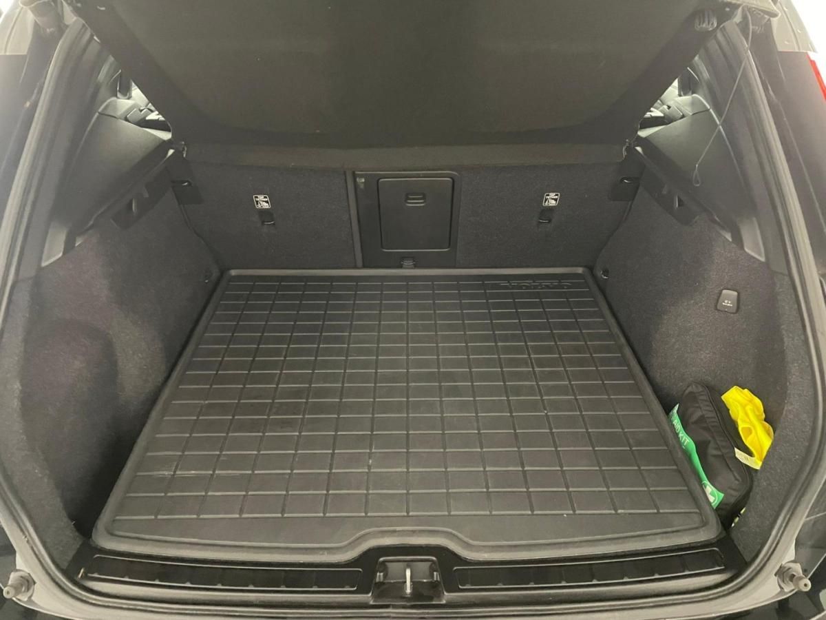volvo-xc40-2021-gasolina-1477cc