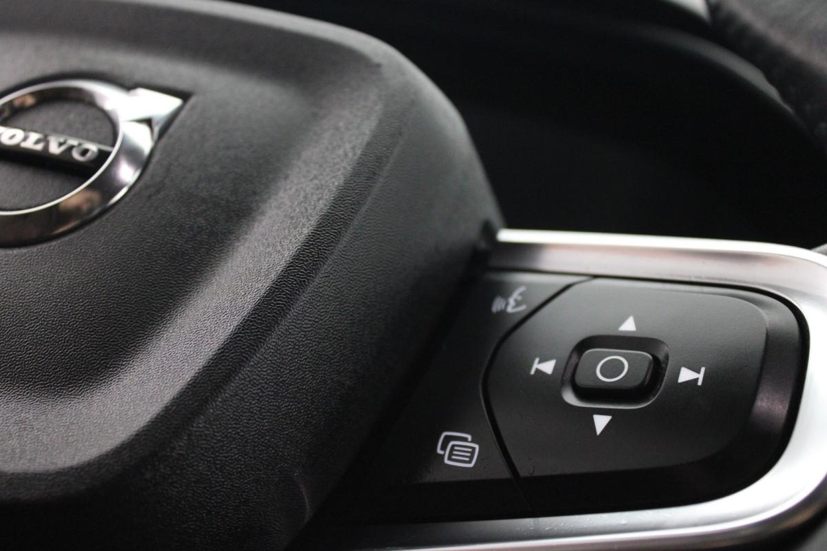 volvo-xc40-2021-gasolina-1477cc