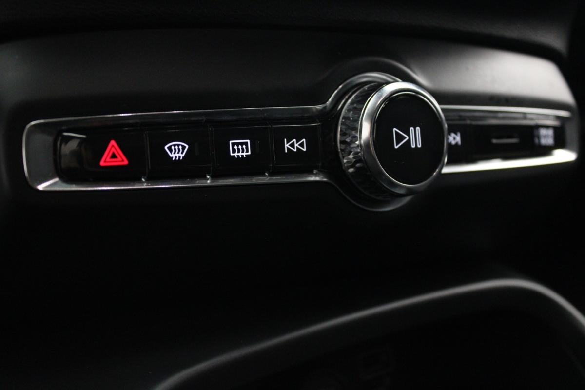 volvo-xc40-2021-gasolina-1477cc