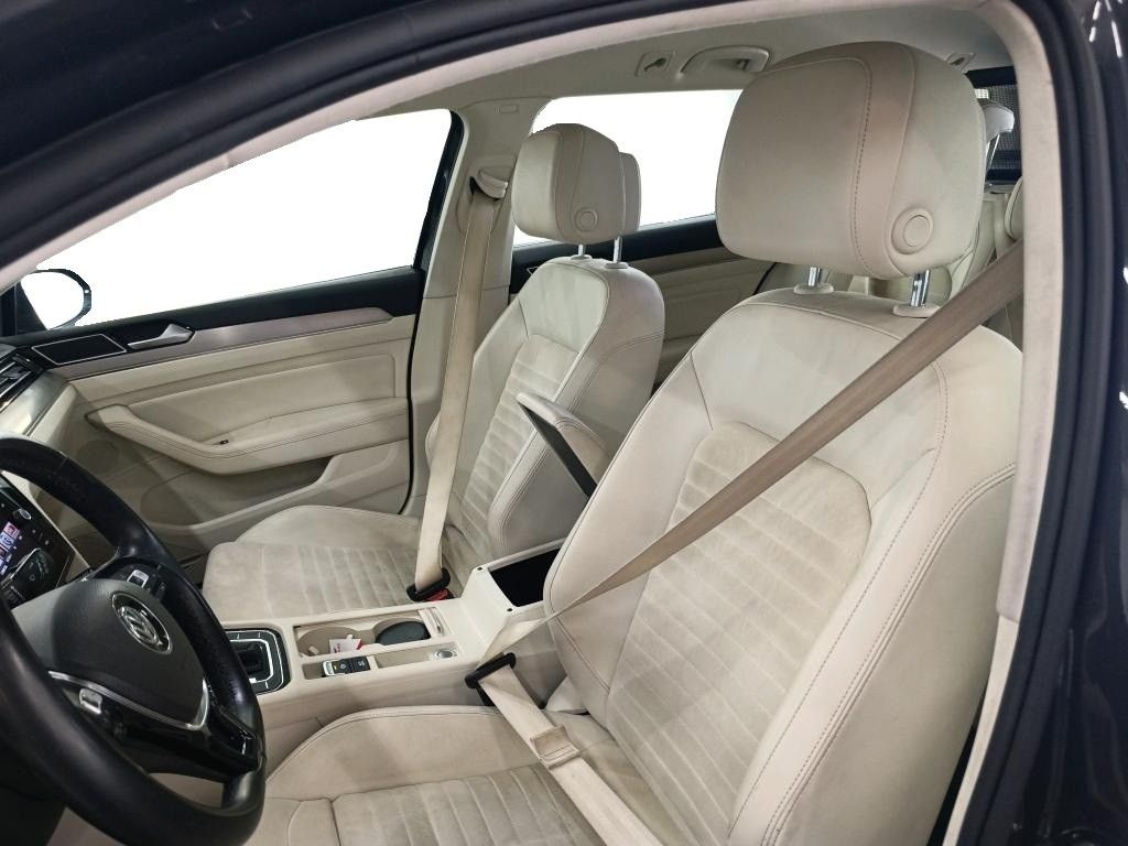 volkswagen-passat-variant-2019-diesel-1968cc