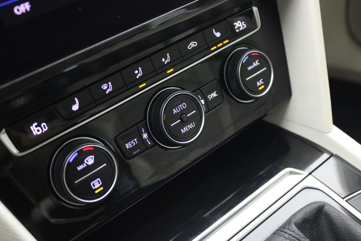 volkswagen-passat-variant-2019-diesel-1968cc