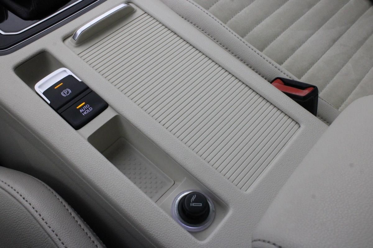 volkswagen-passat-variant-2019-diesel-1968cc