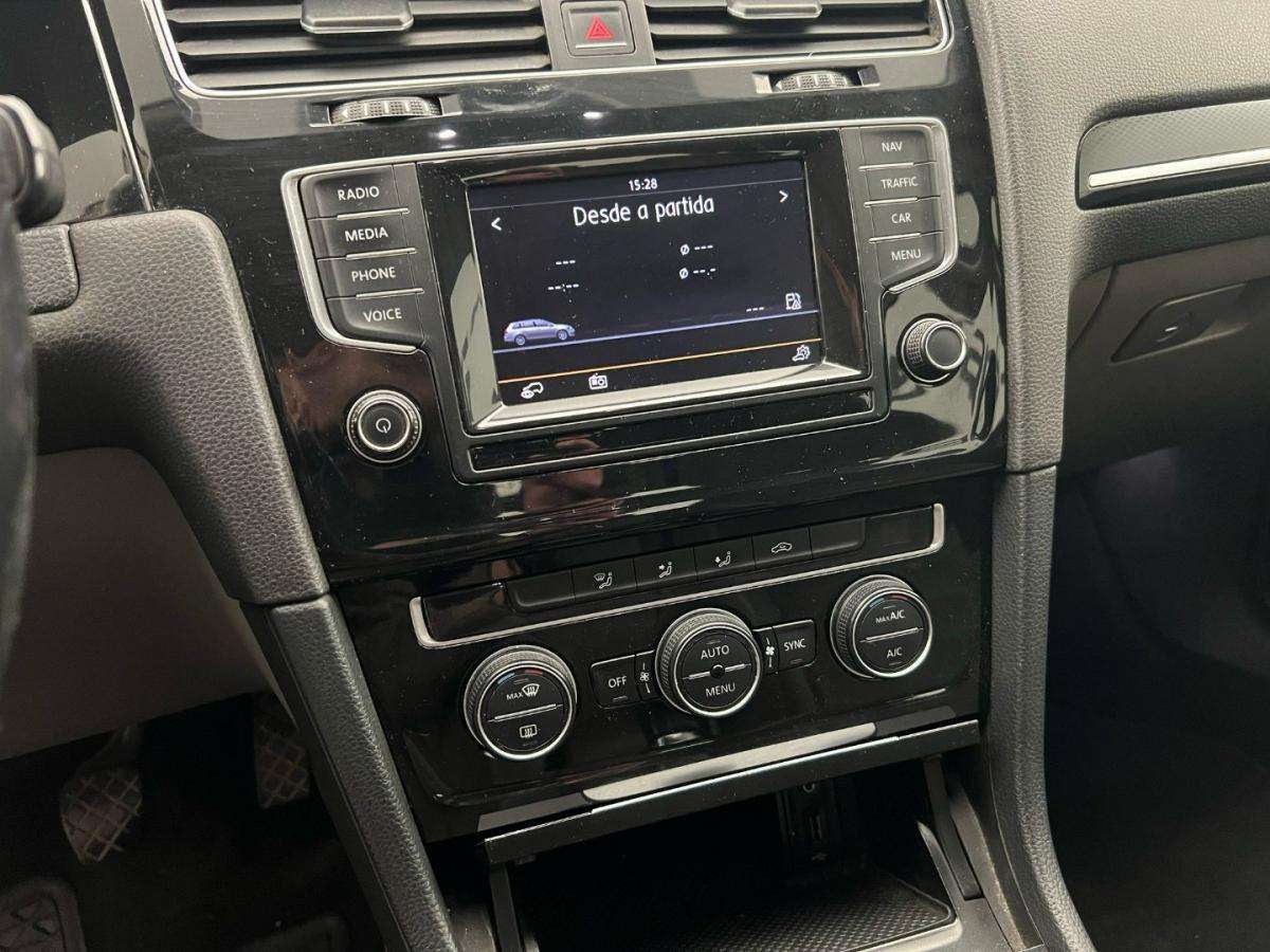 volkswagen-golf-variant-2014-diesel-1598cc