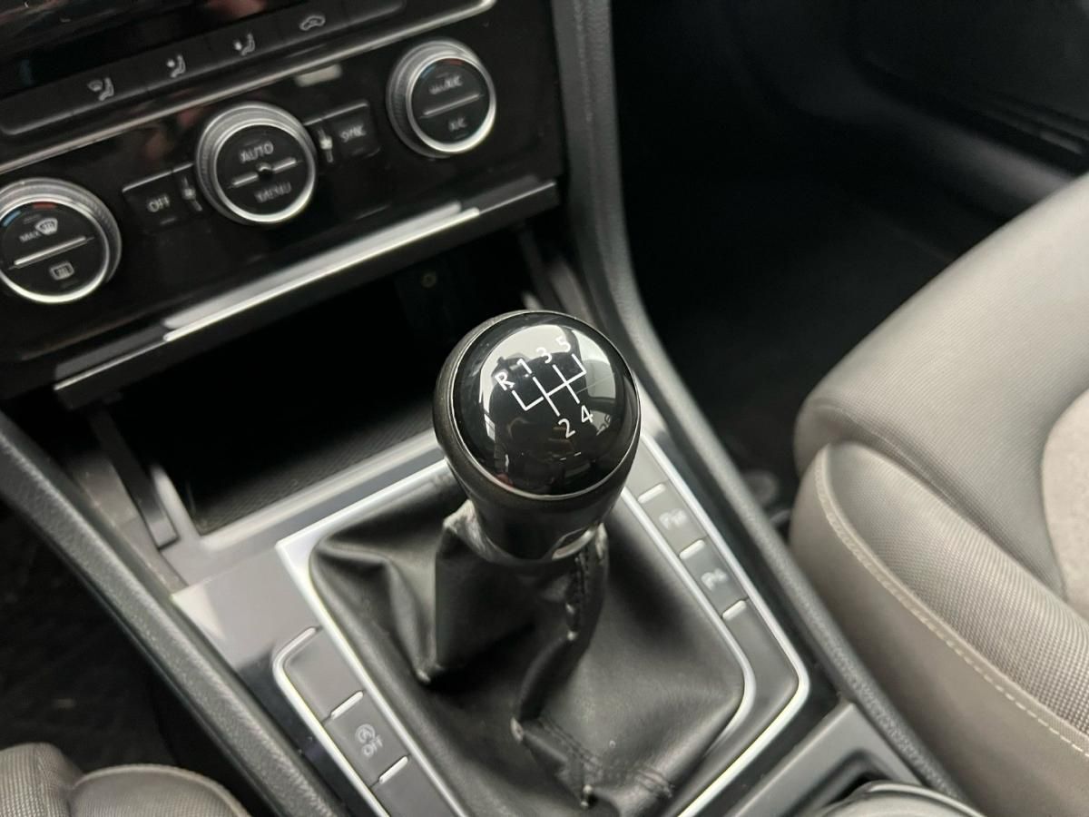 volkswagen-golf-variant-2014-diesel-1598cc