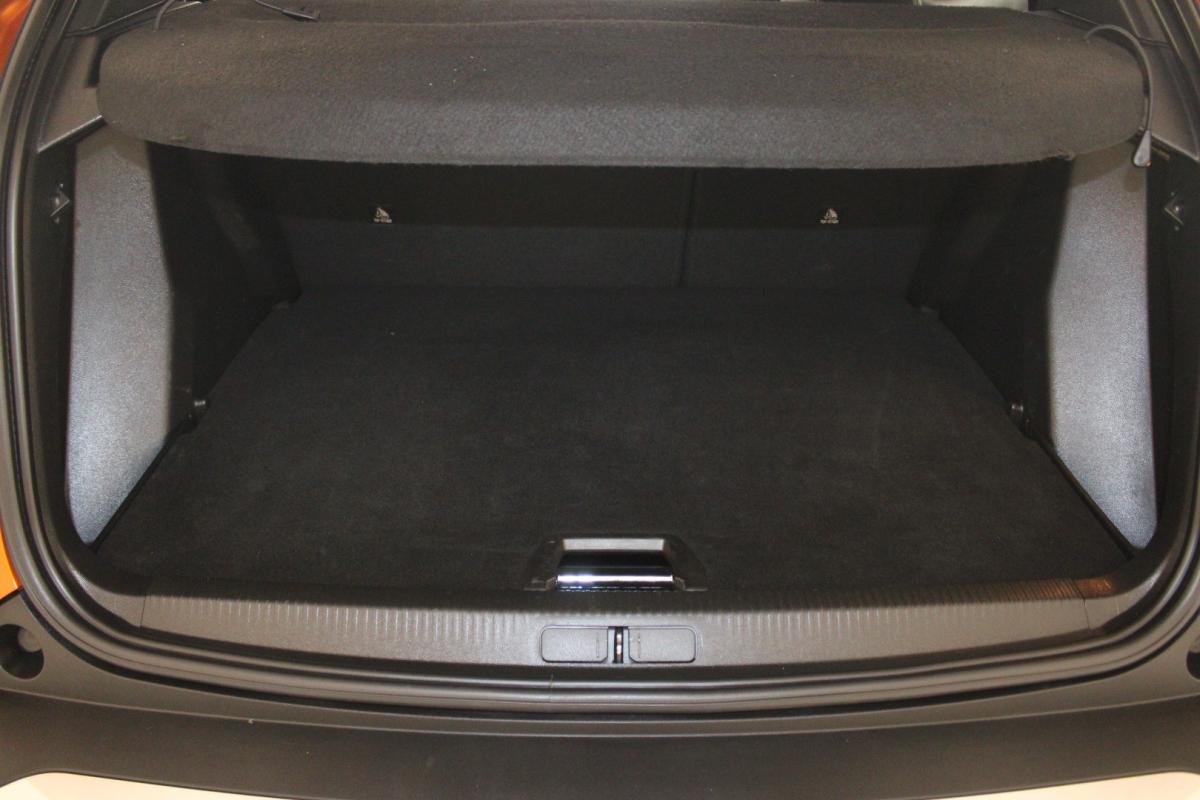 peugeot-2008-2022-diesel-1499cc