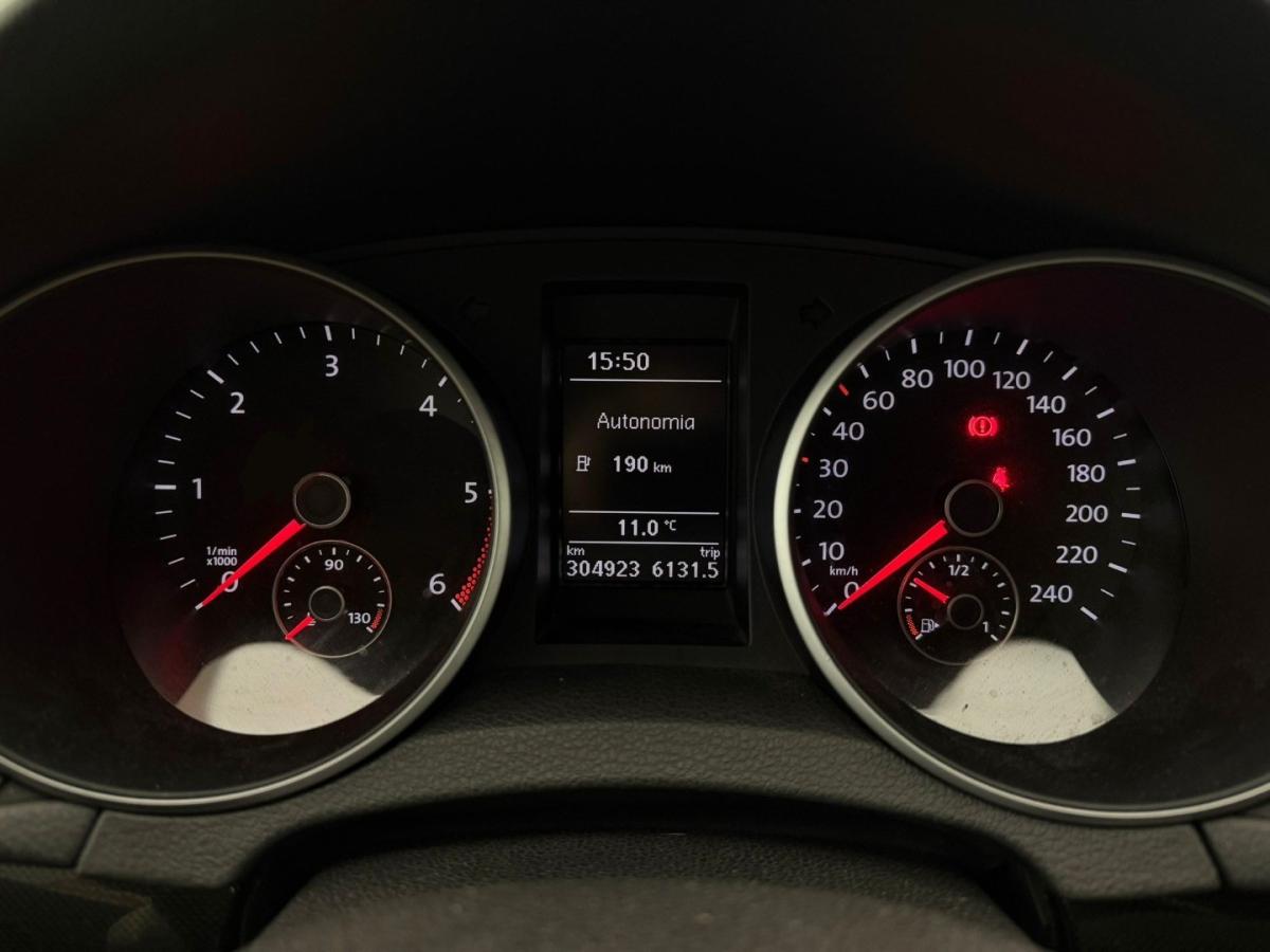 volkswagen-golf-variant-2011-diesel-1598cc