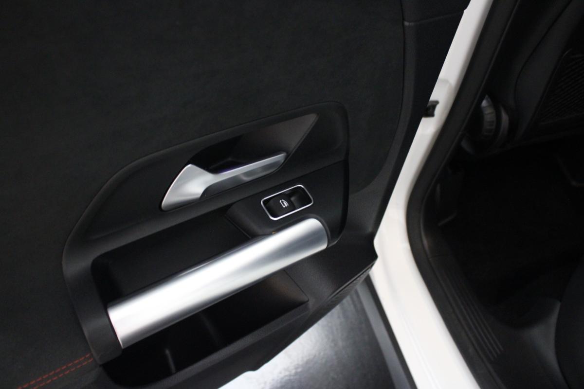 mercedes-benz-gla-2025-hibrido-a-gasolina-1332cc