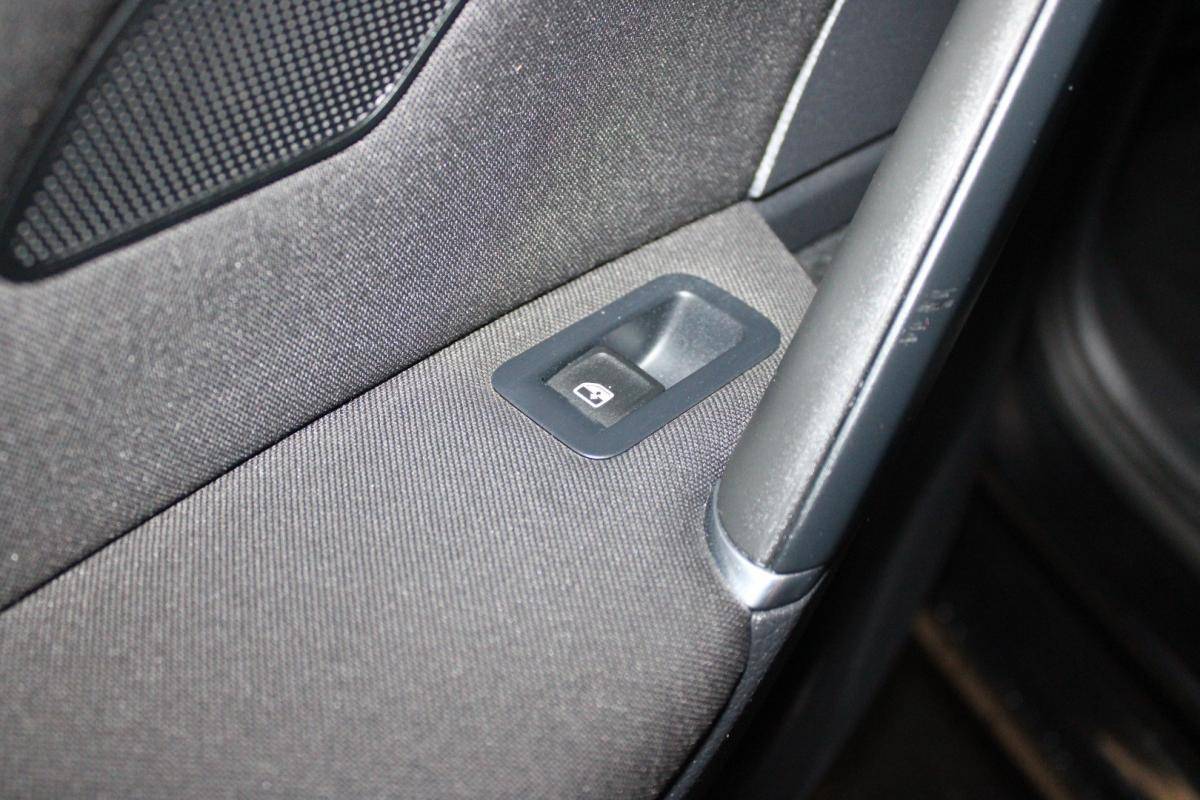 volkswagen-golf-variant-2016-diesel-1598cc