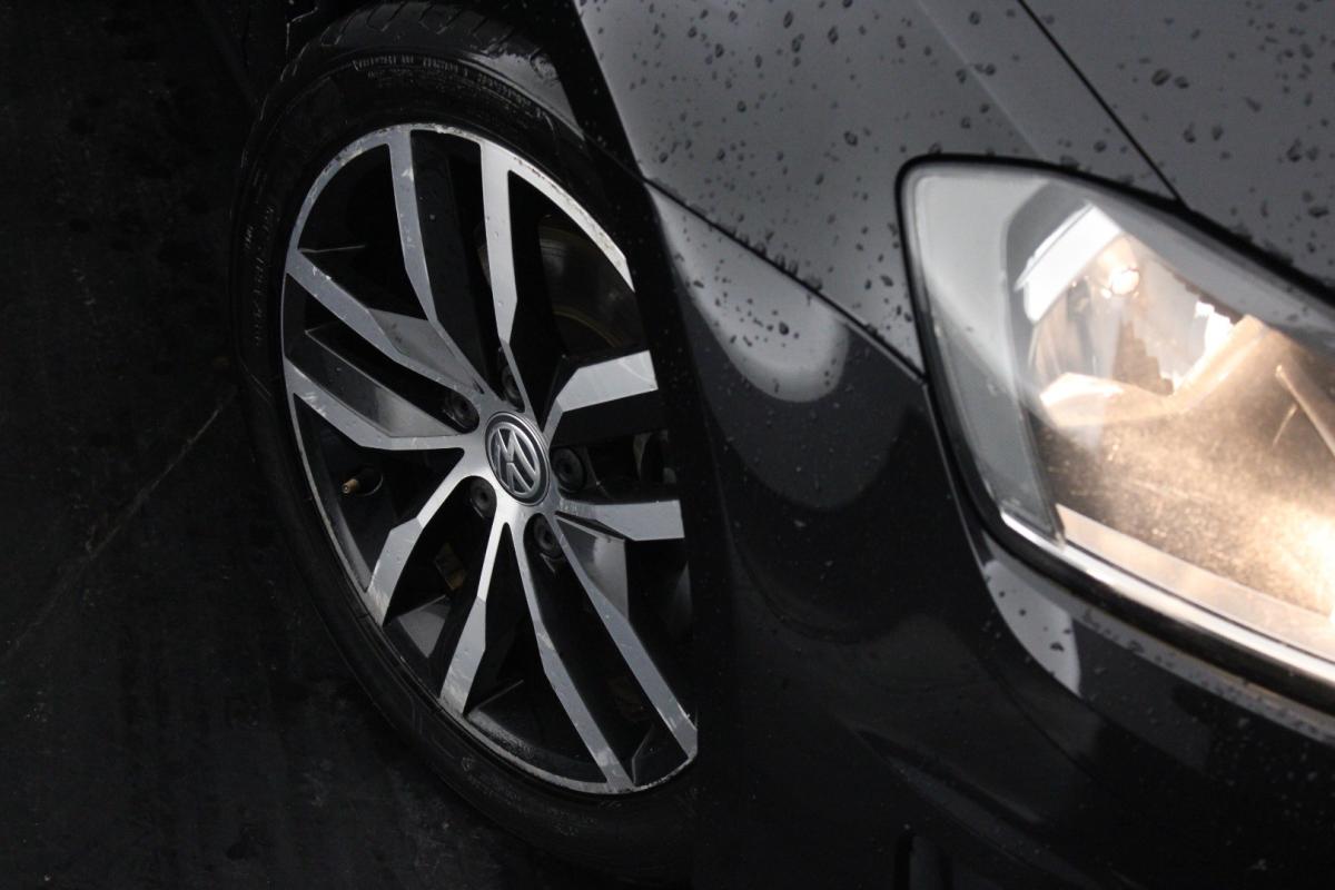 volkswagen-golf-variant-2016-diesel-1598cc