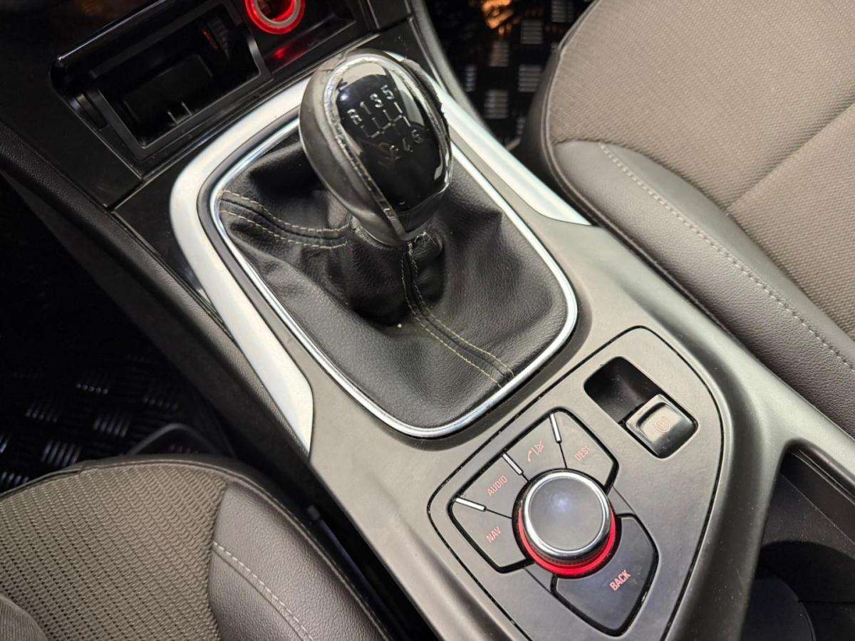 opel-insignia-sports-tourer-2009-diesel-1956cc