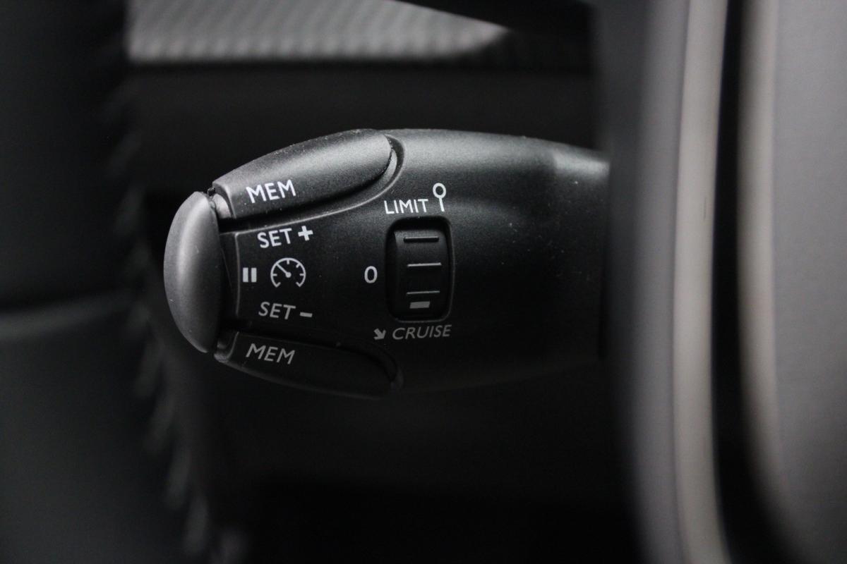 peugeot-208-2023-diesel-1499cc