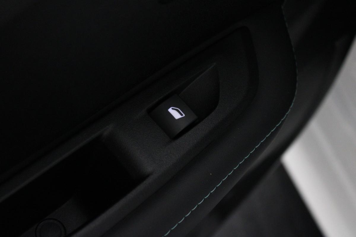 peugeot-208-2023-diesel-1499cc