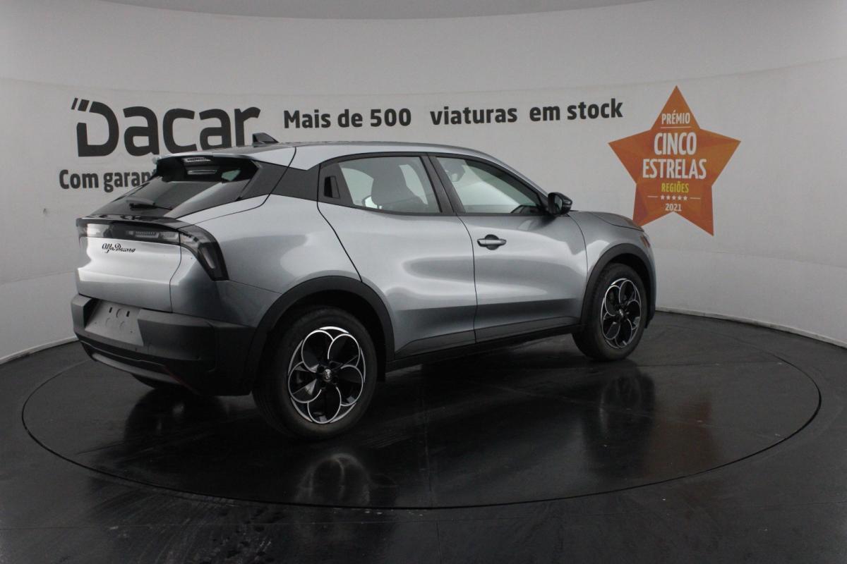 alfa-romeo-junior-2025-eletrico-0cc