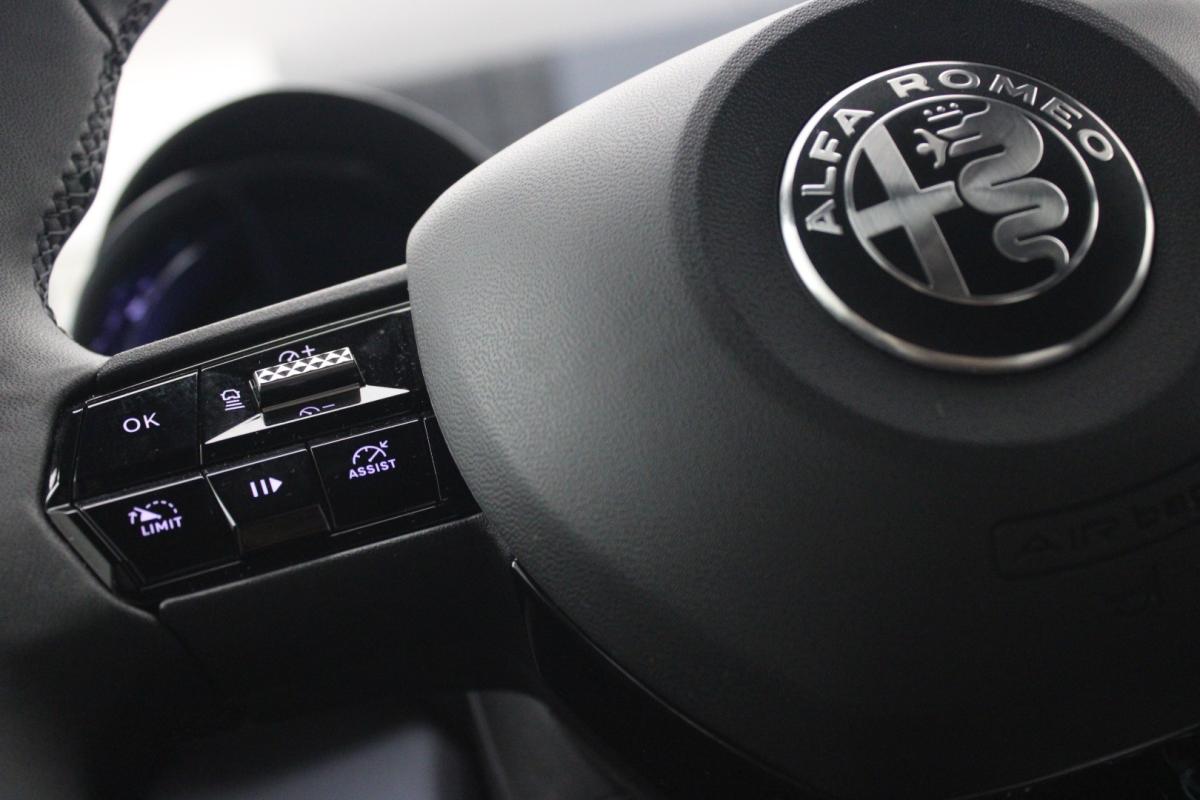 alfa-romeo-junior-2025-eletrico-0cc