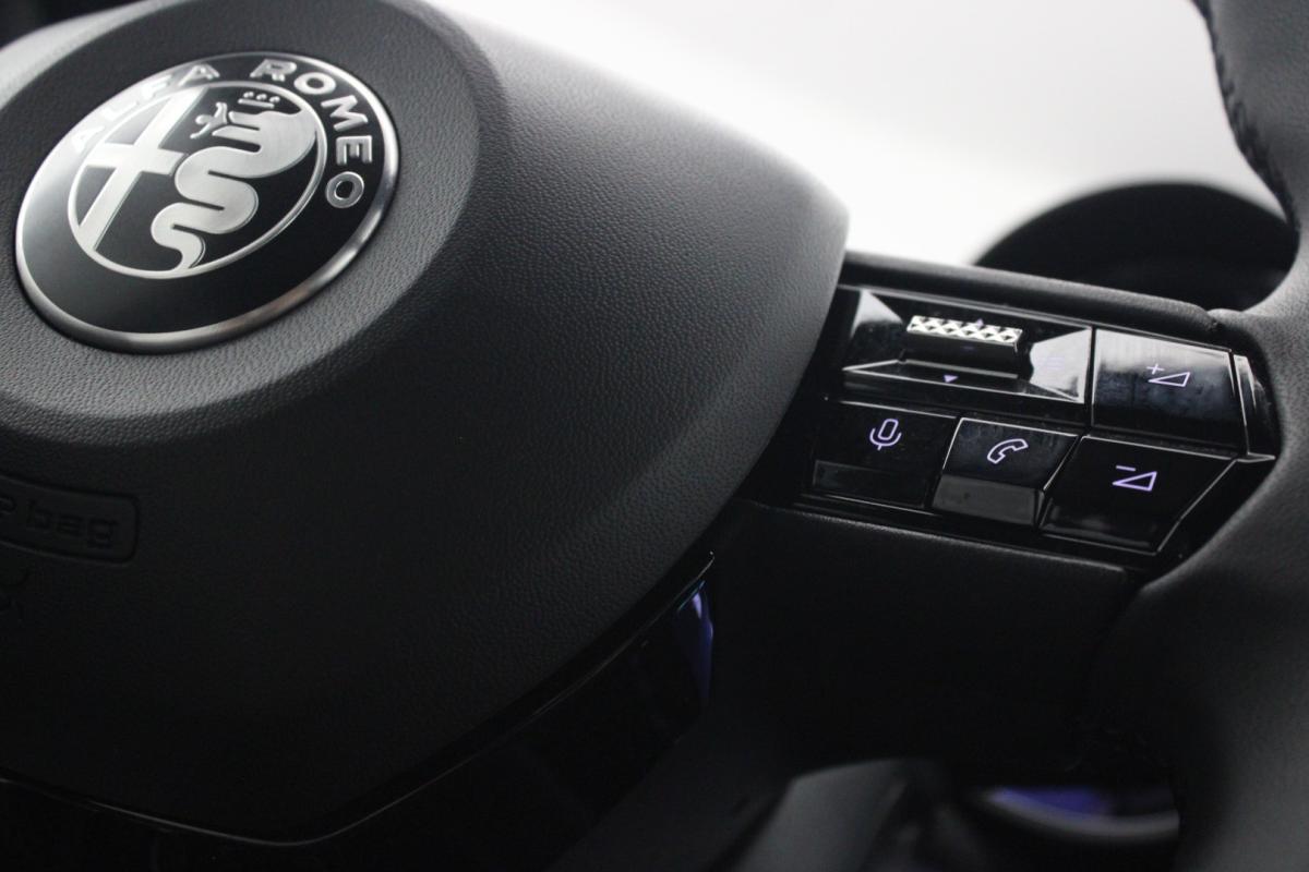 alfa-romeo-junior-2025-eletrico-0cc