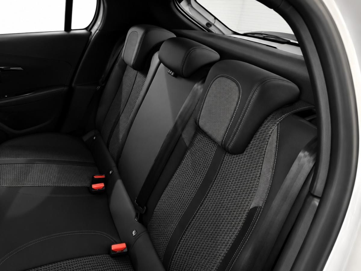 peugeot-208-2022-diesel-1499cc