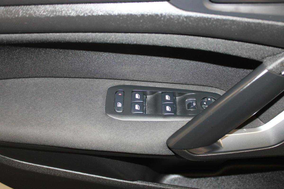 peugeot-308-sw-2019-diesel-1499cc