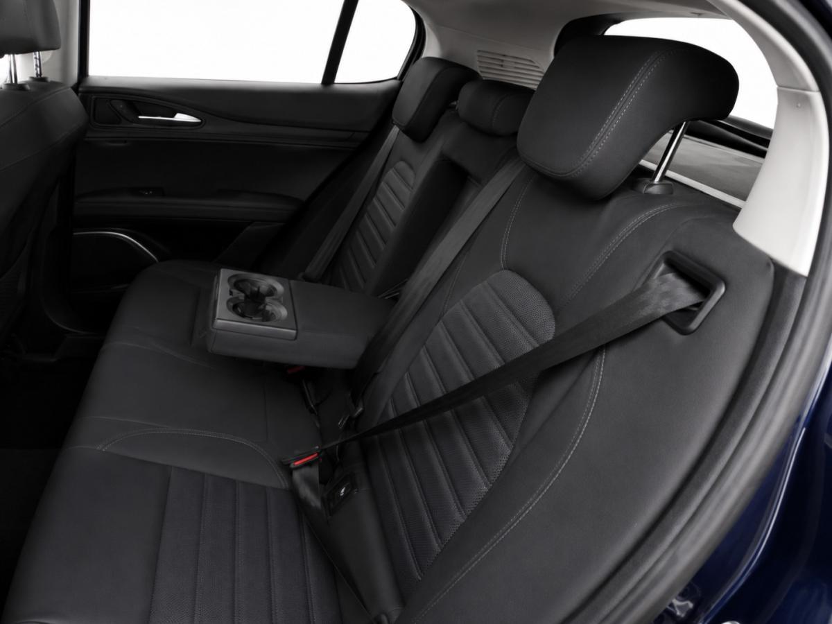 alfa-romeo-stelvio-2021-diesel-2143cc