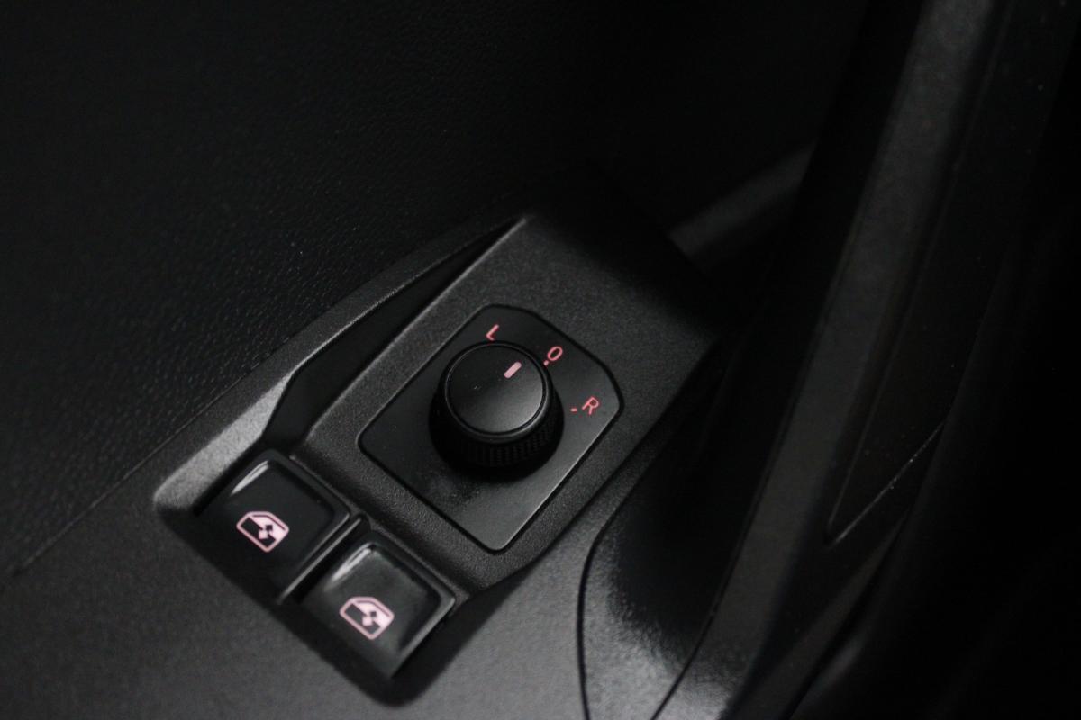 seat-ibiza-2023-gasolina-999cc