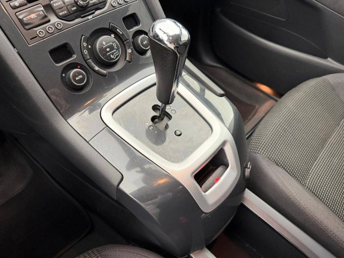peugeot-5008-2012-diesel-1560cc