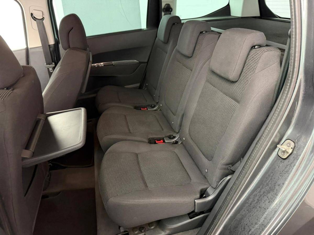 peugeot-5008-2012-diesel-1560cc