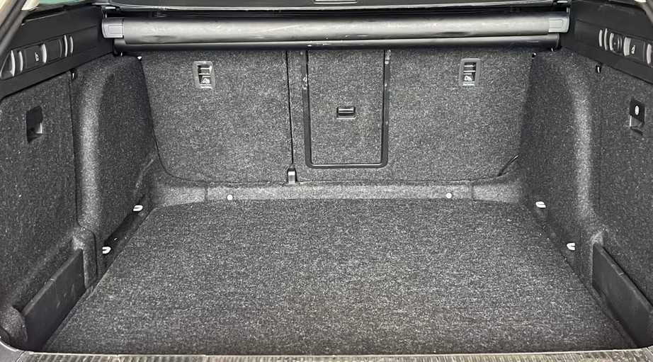 skoda-superb-2023-diesel-1968cc