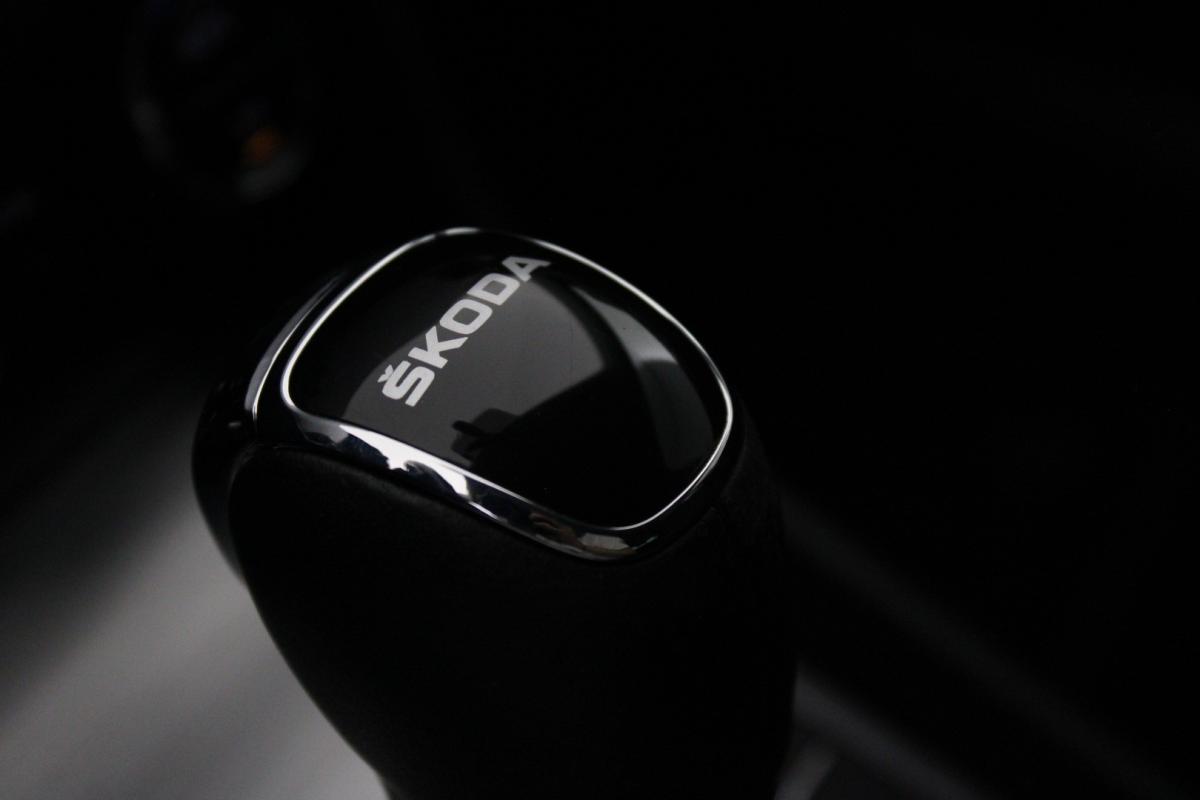 skoda-superb-2023-diesel-1968cc