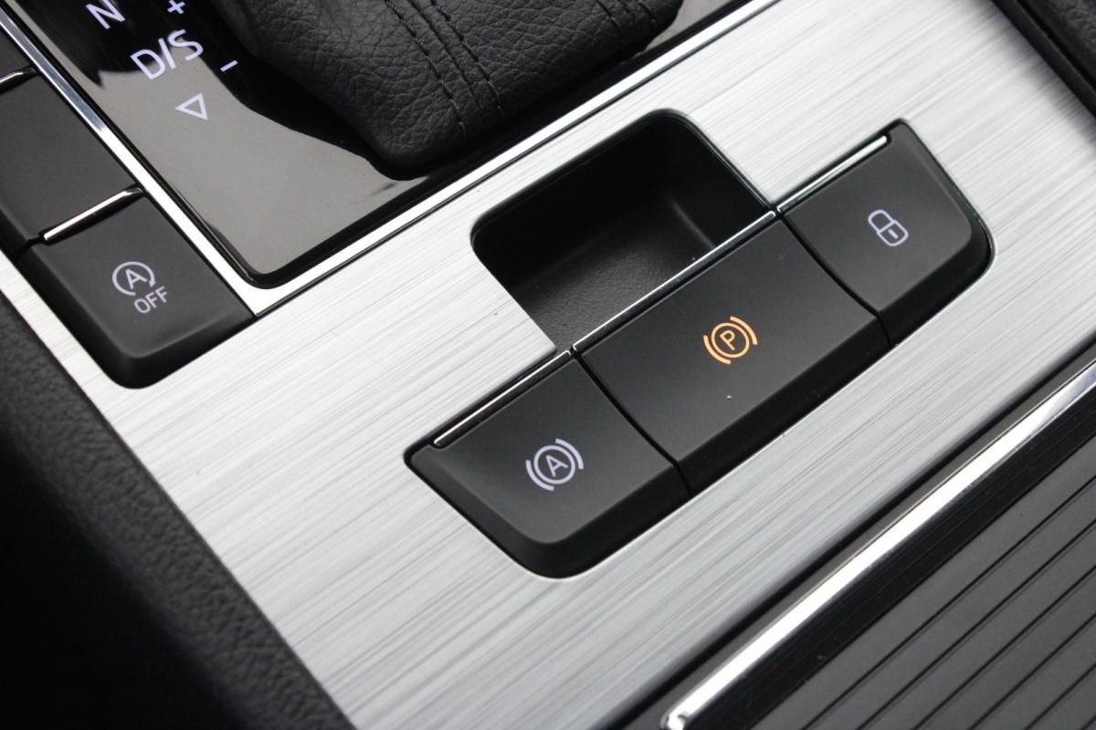 skoda-superb-2023-diesel-1968cc