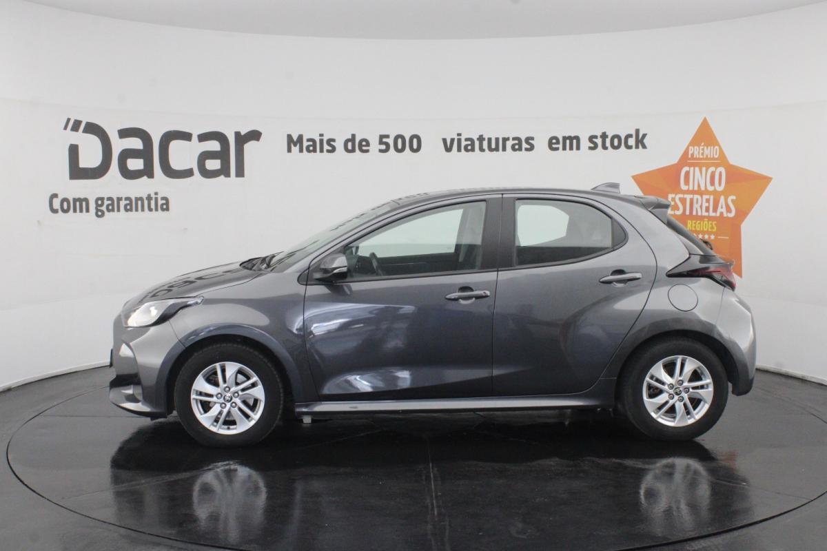 toyota-yaris-2022-hibrido-a-gasolina-1490cc