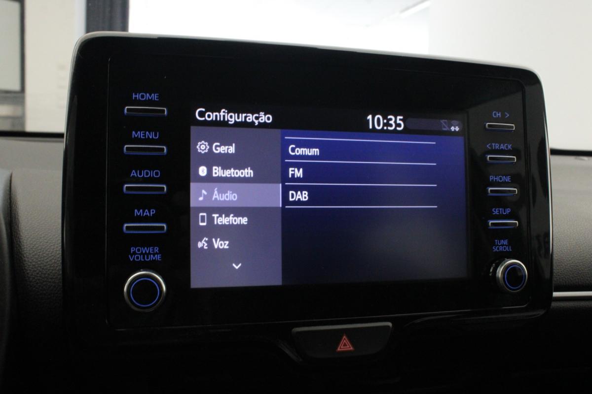 toyota-yaris-2022-hibrido-a-gasolina-1490cc