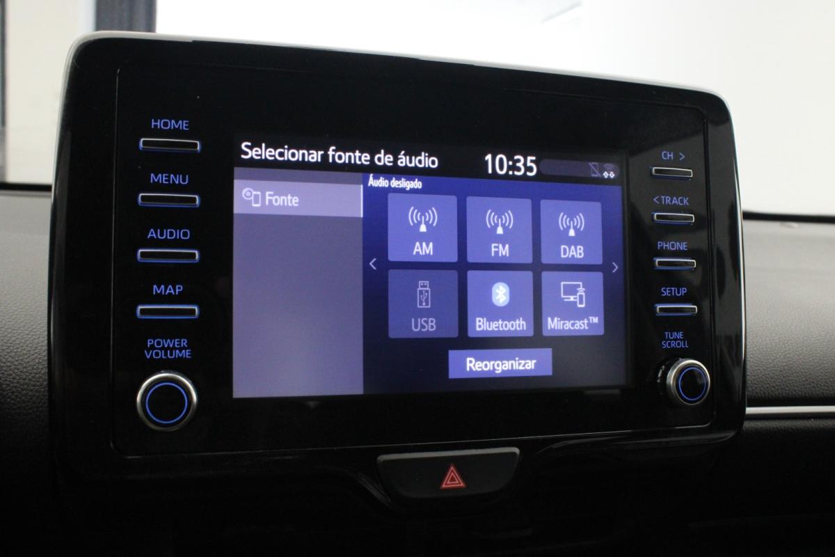 toyota-yaris-2022-hibrido-a-gasolina-1490cc
