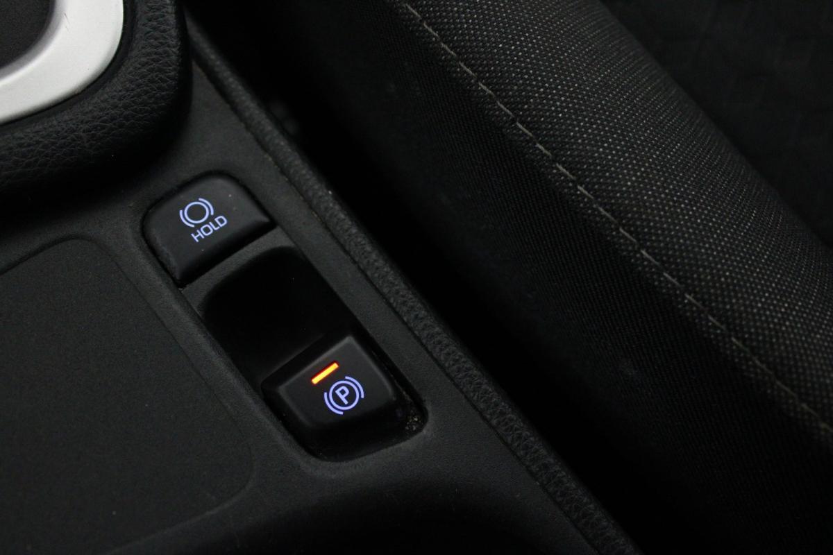 toyota-yaris-2022-hibrido-a-gasolina-1490cc