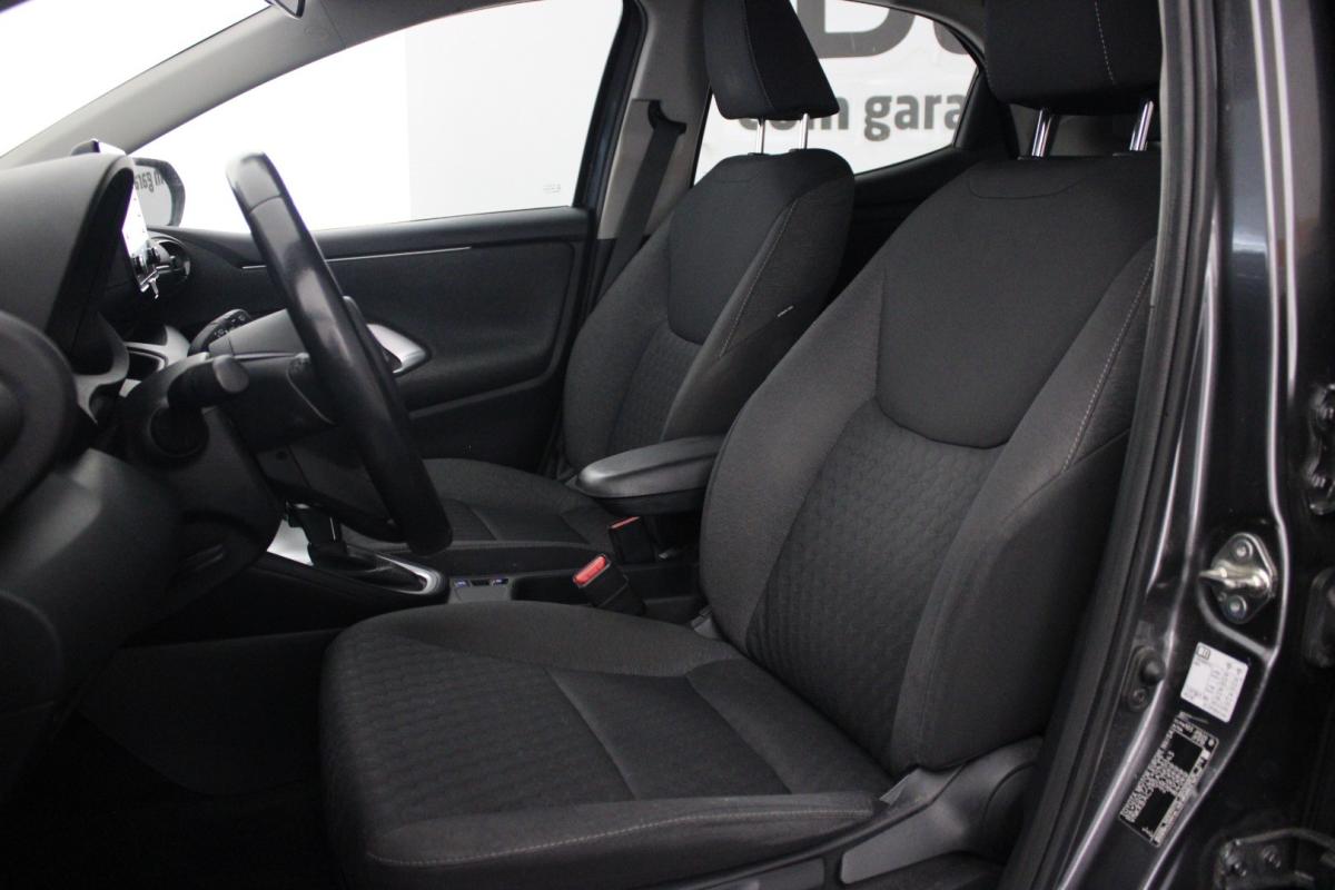 toyota-yaris-2022-hibrido-a-gasolina-1490cc