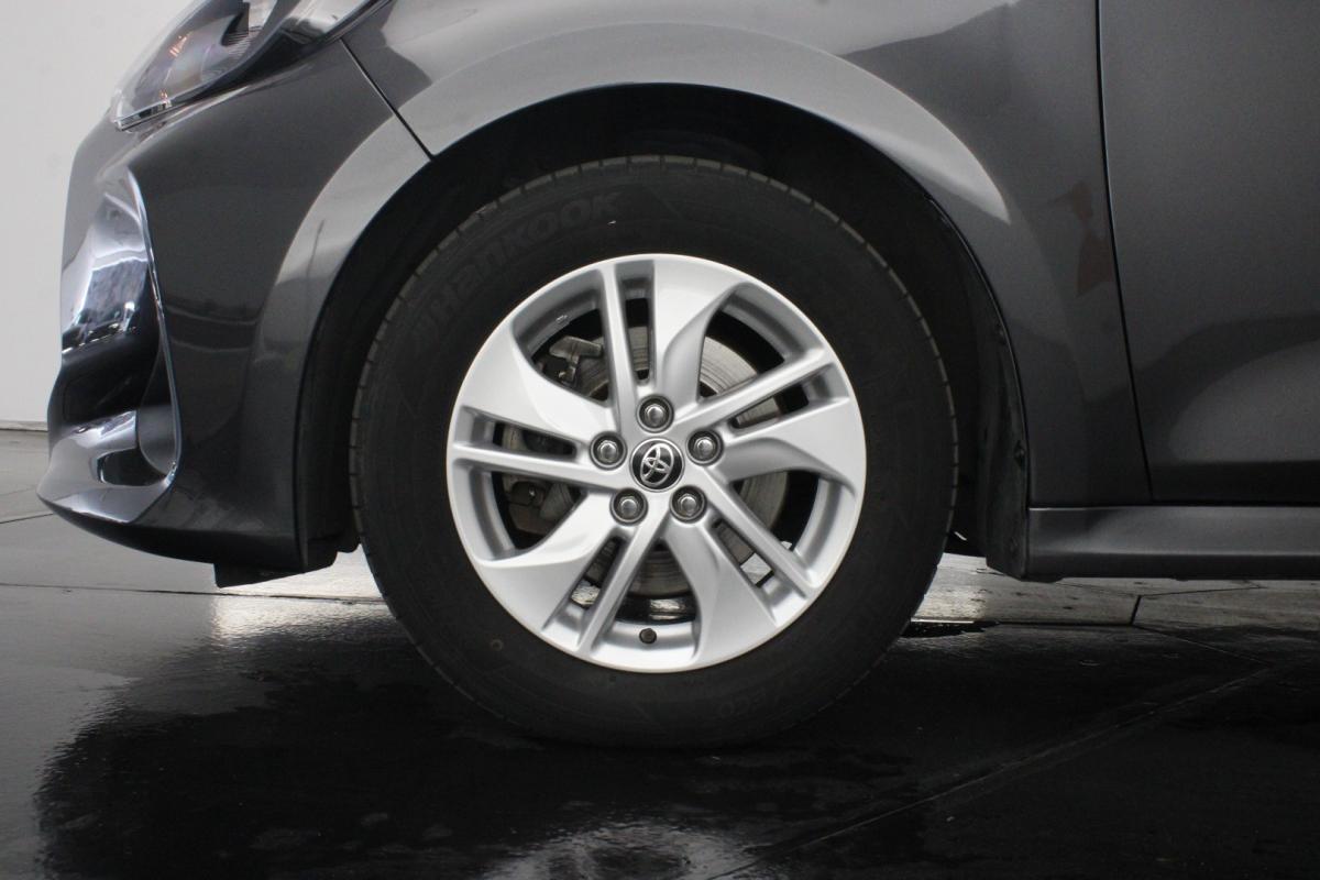 toyota-yaris-2022-hibrido-a-gasolina-1490cc