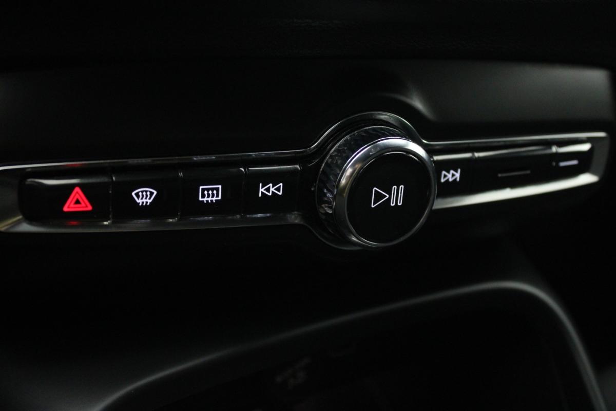 volvo-xc40-2021-eletrico-0cc