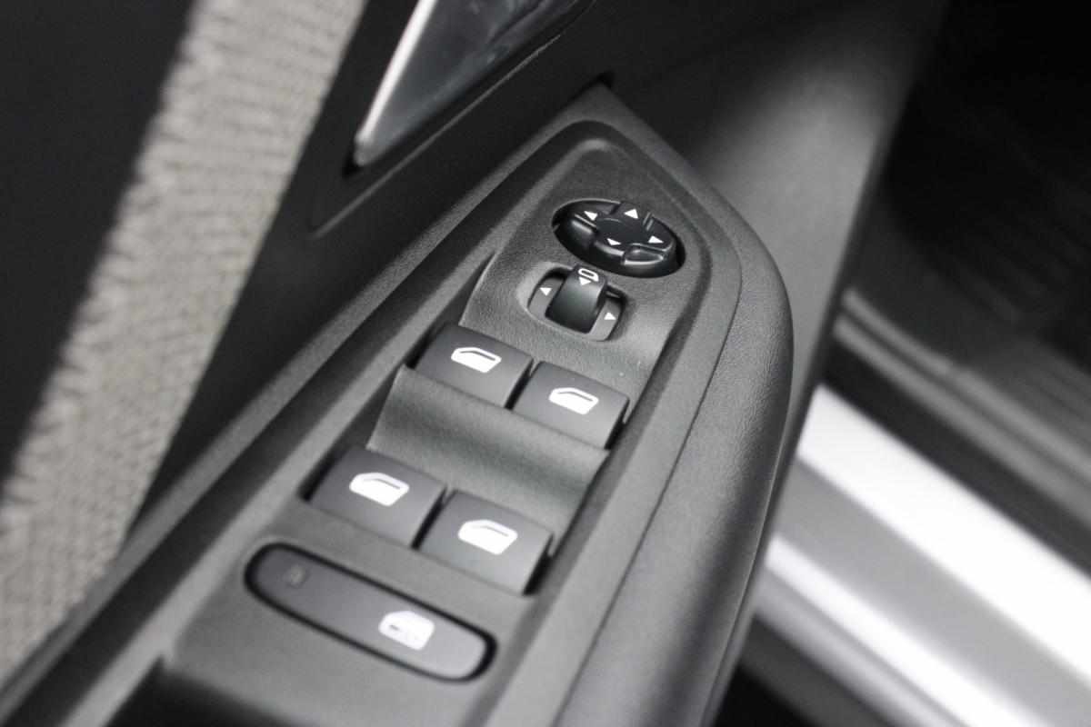 citroen-c4-1-2-puretech-2024-gasolina-1199cc