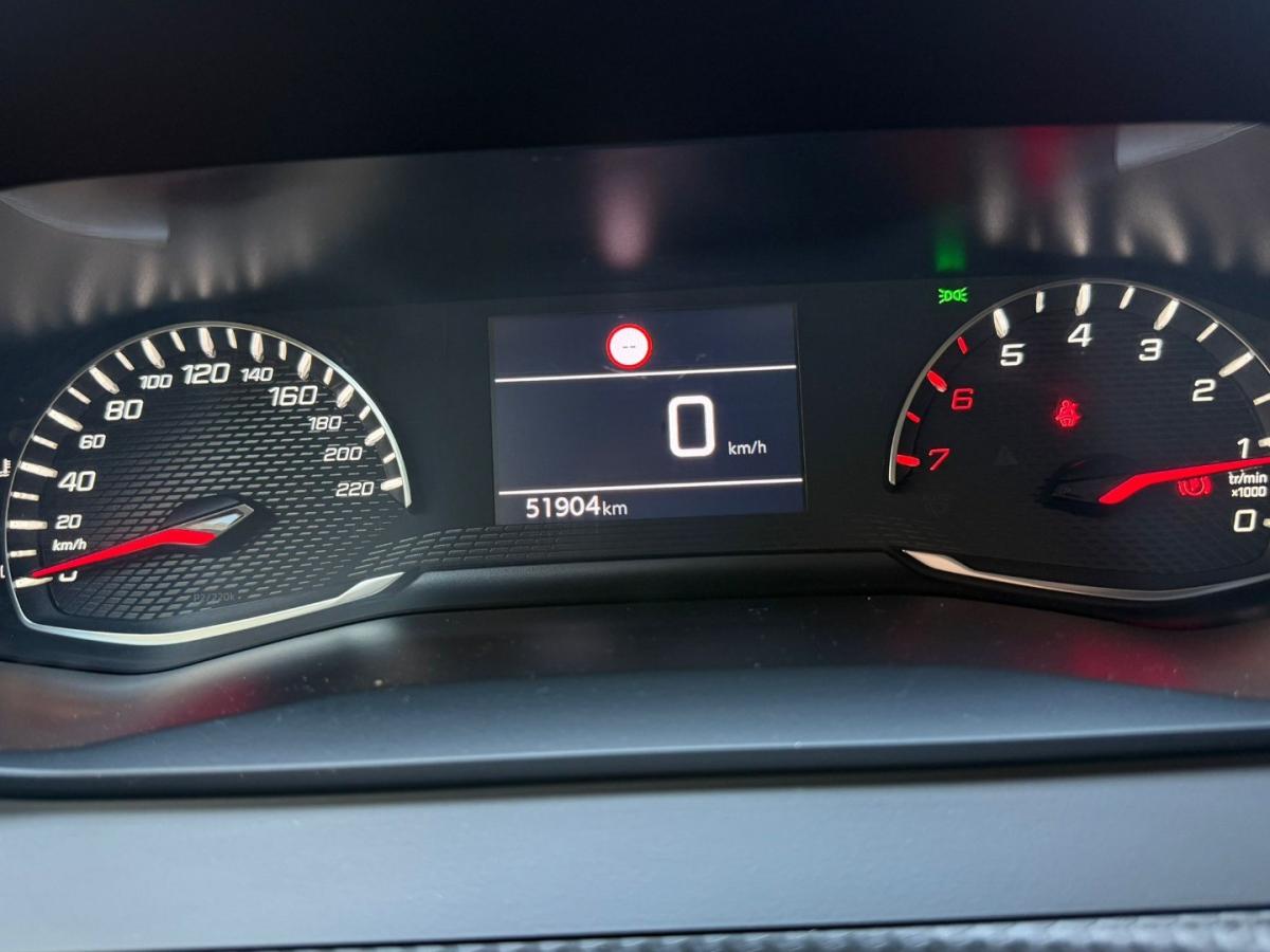 peugeot-208-2022-diesel-1499cc