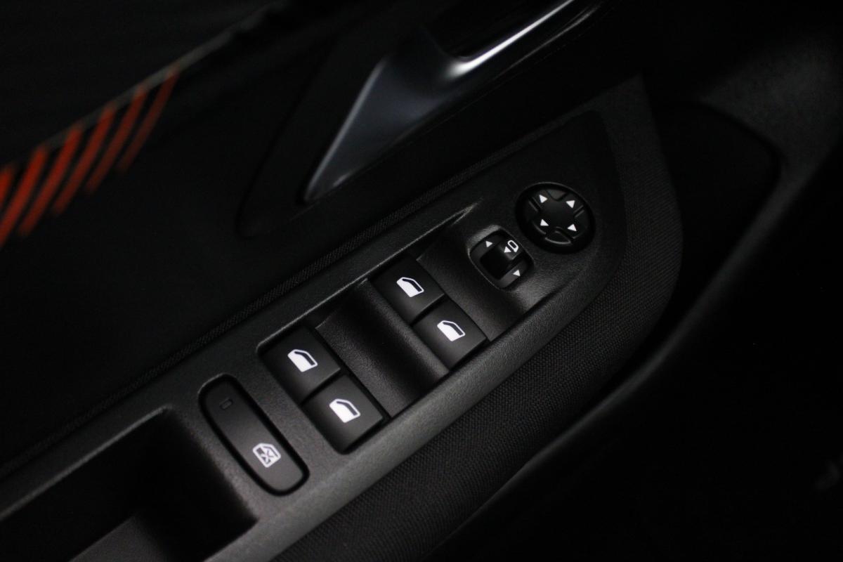 peugeot-208-2022-diesel-1499cc