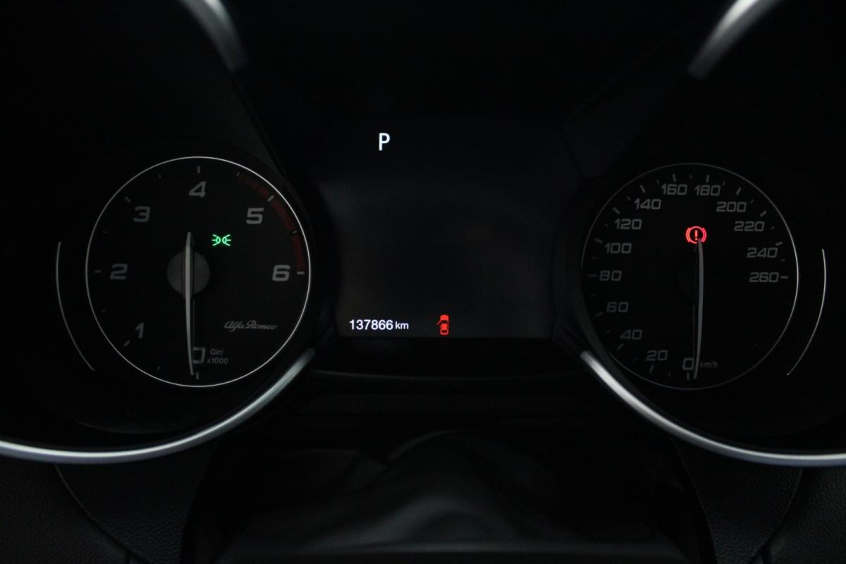 alfa-romeo-giulia-2021-diesel-2143cc