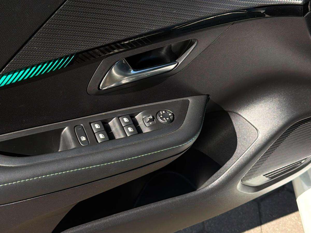 peugeot-208-2023-diesel-1499cc