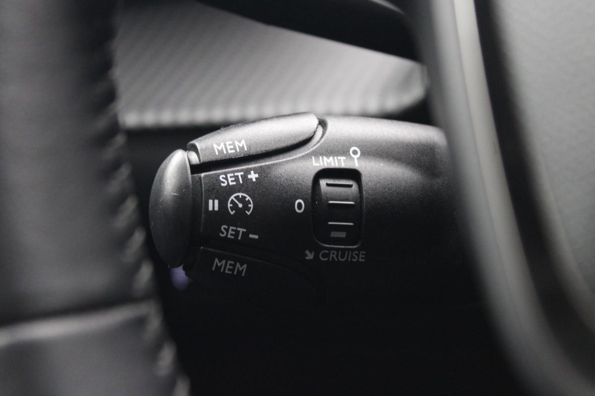 peugeot-2008-2022-eletrico-0cc