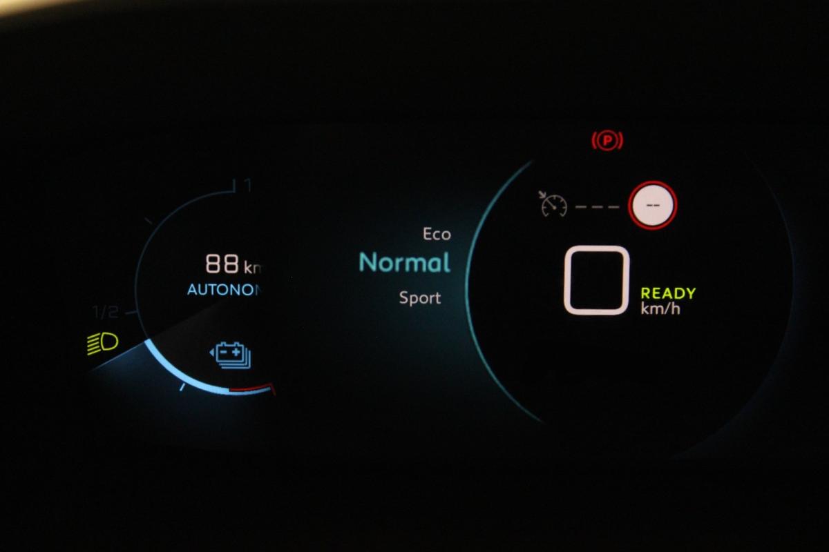 peugeot-2008-2022-eletrico-0cc