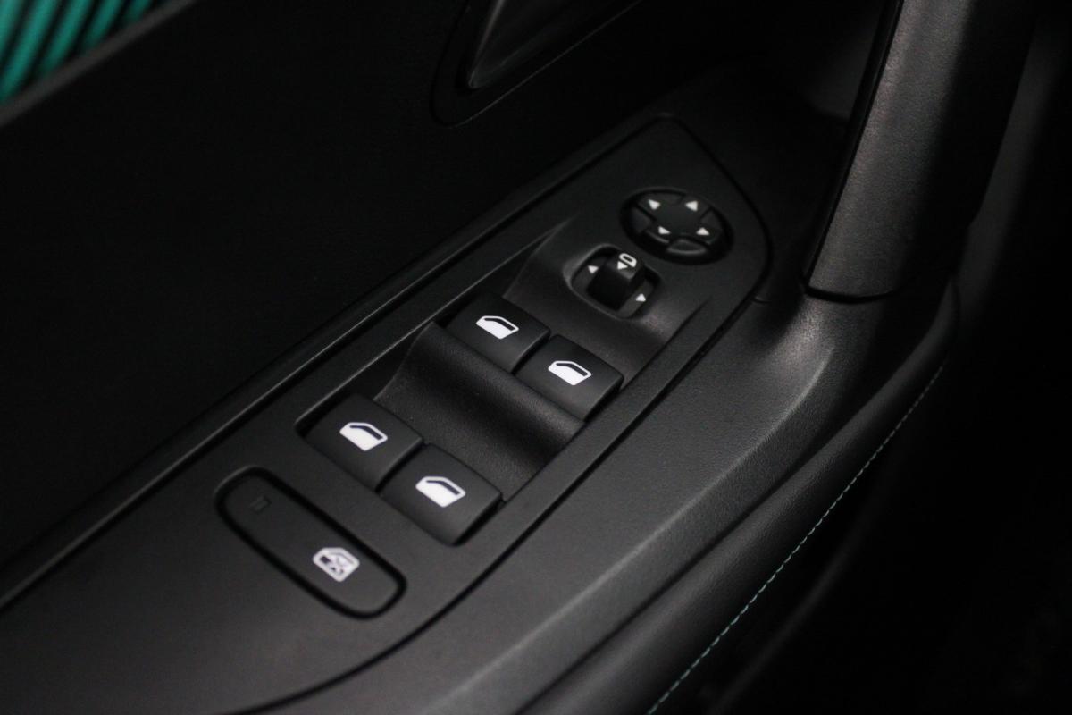 peugeot-2008-2022-eletrico-0cc