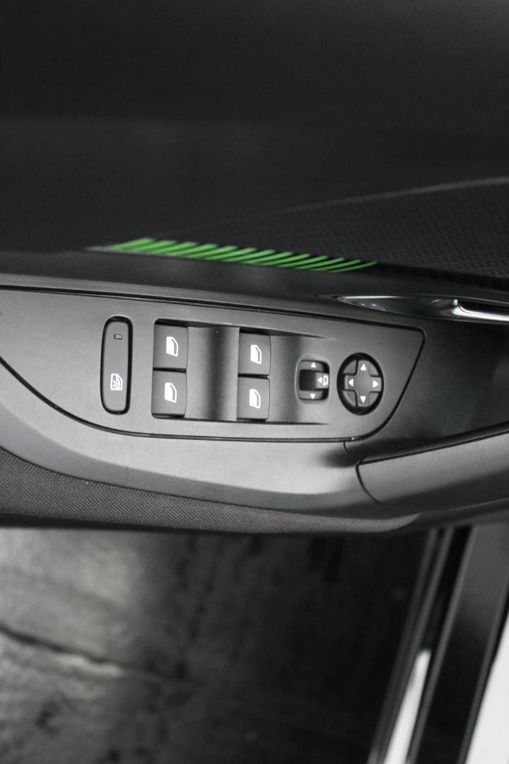 peugeot-2008-2024-diesel-1499cc