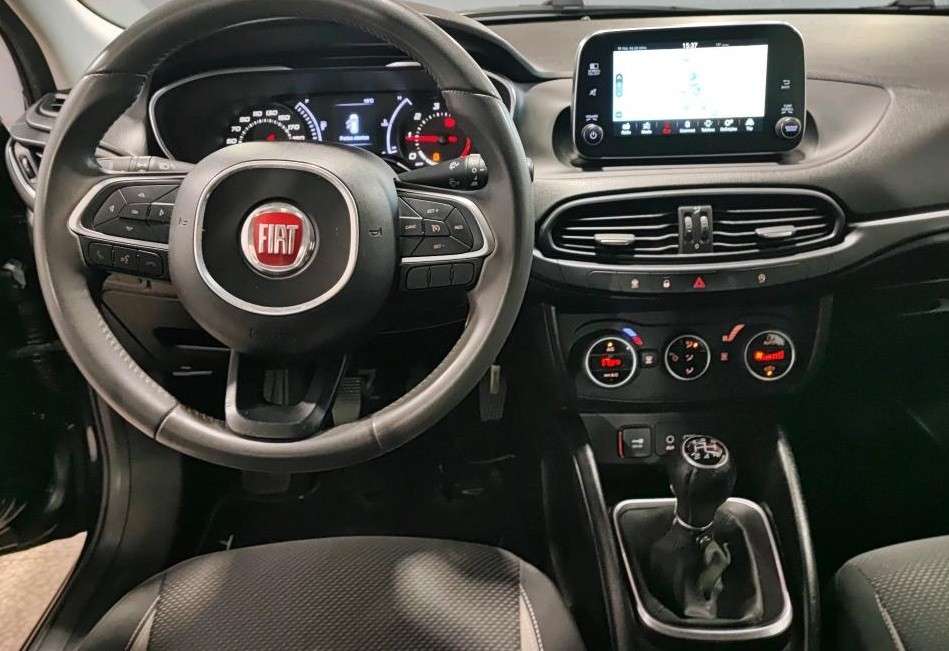 fiat-tipo-station-wagon-2018-diesel-1248cc