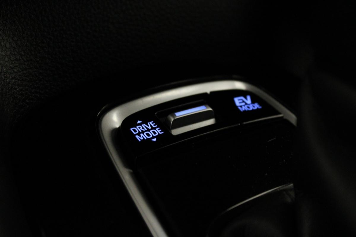 toyota-corolla-2019-hibrido-a-gasolina-1798cc