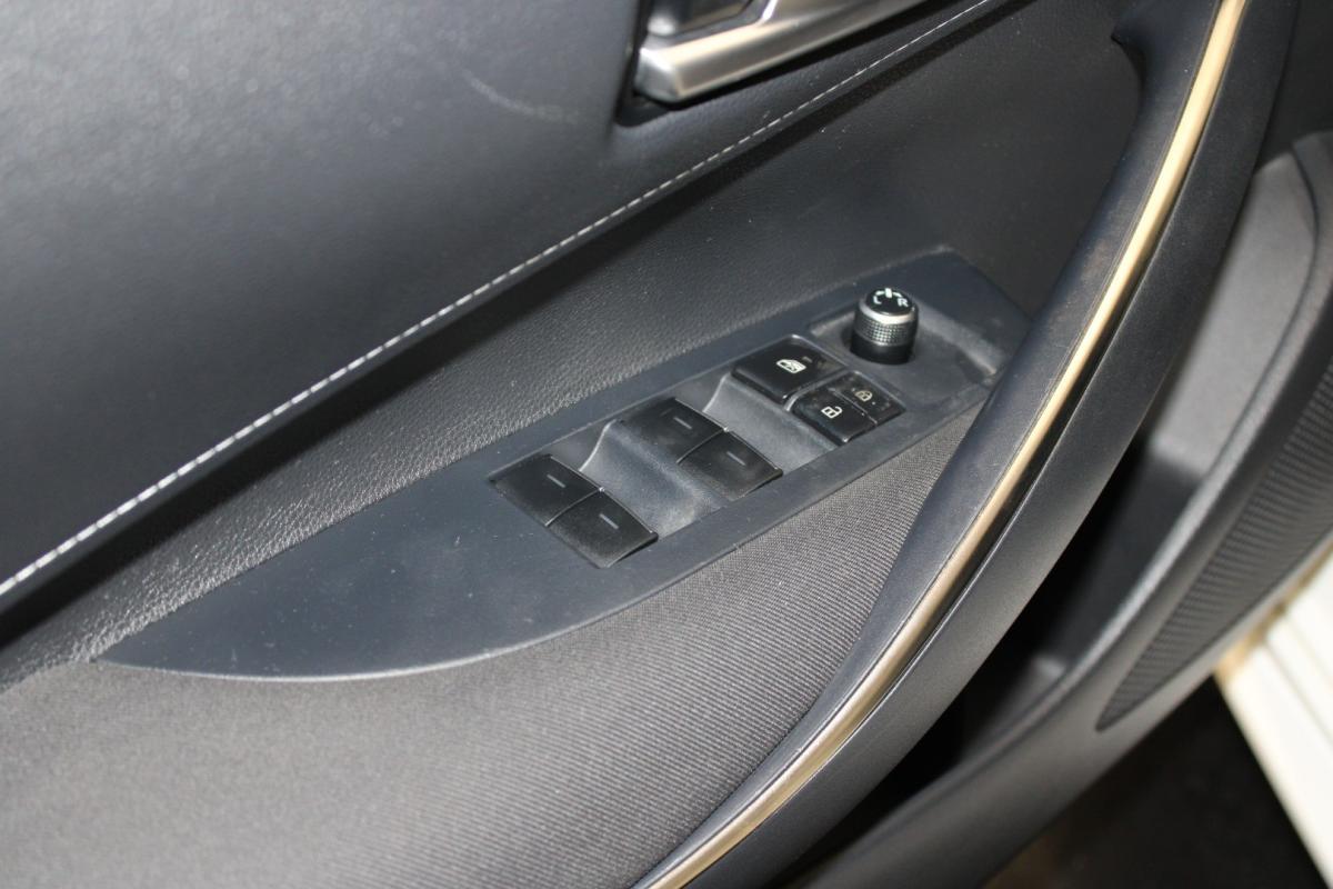 toyota-corolla-2019-hibrido-a-gasolina-1798cc