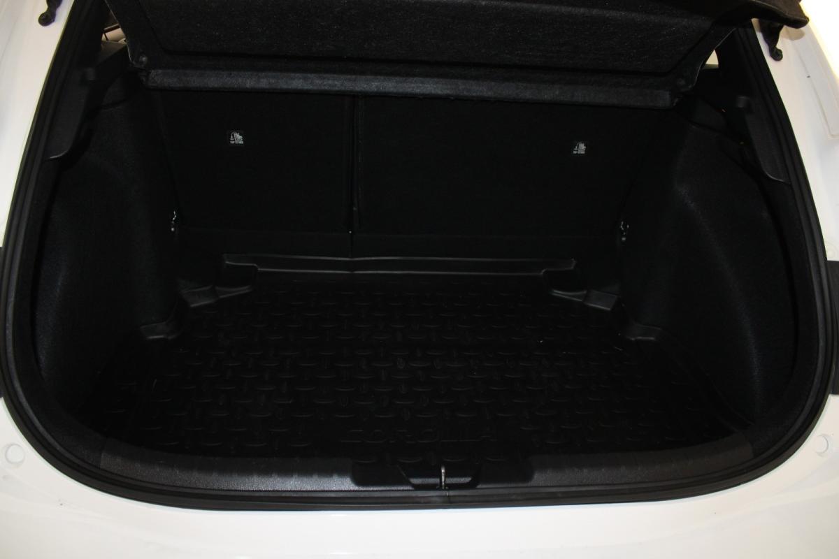 toyota-corolla-2019-hibrido-a-gasolina-1798cc