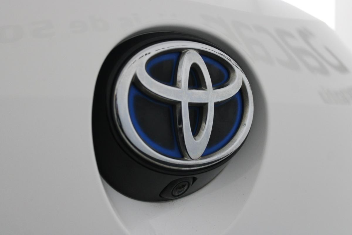 toyota-corolla-2019-hibrido-a-gasolina-1798cc